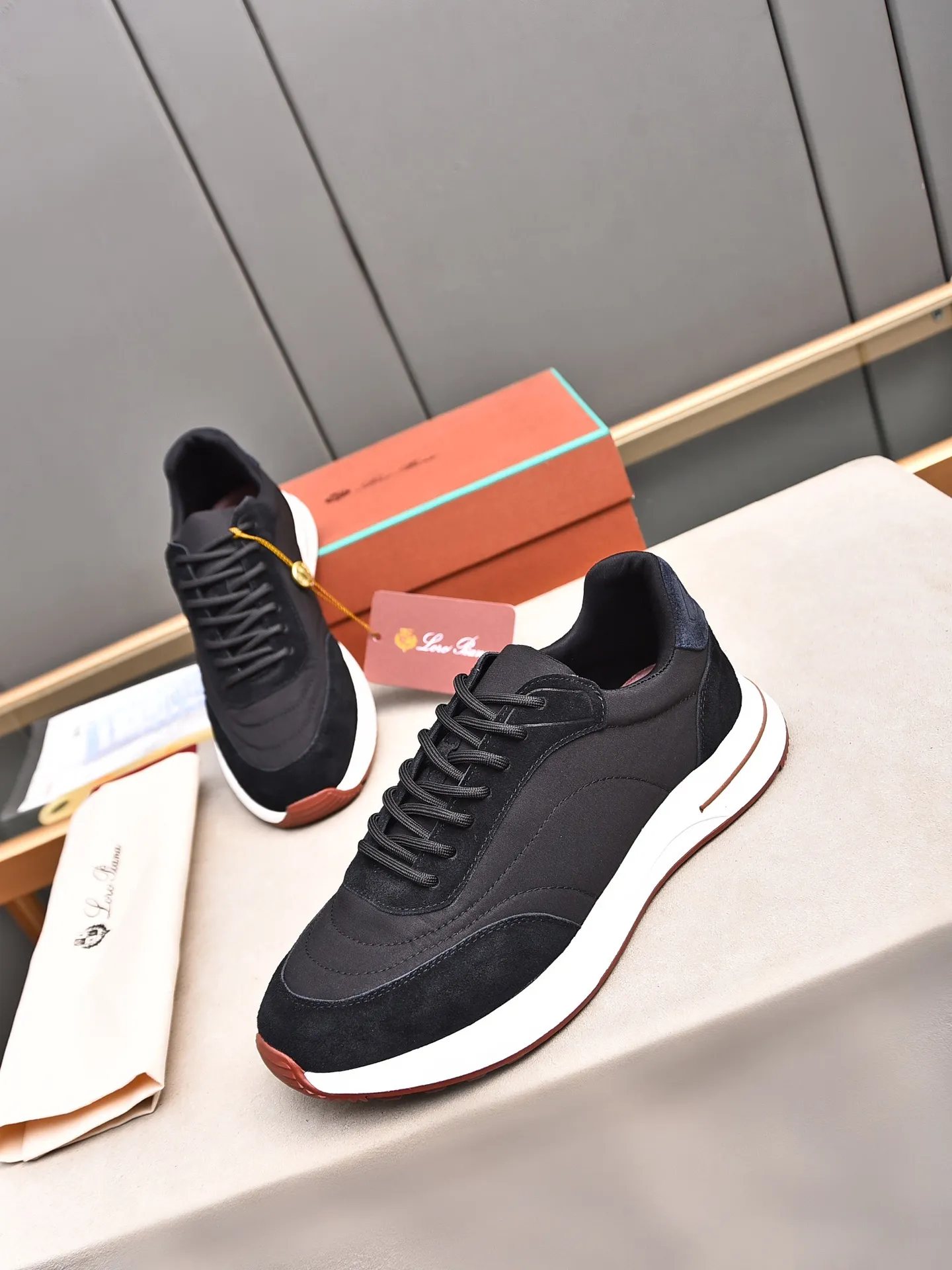 Men's shoes 💰460 LP new product on sale Loro Piana sports shoes｜Made with top-layer frosted and imported waterproof fabrics｜Comprehensive one-to-one restoration of the counter process｜Installed with original molded rubber three-color combination craft outsole｜Size: 39-44 (customized at 45.46)